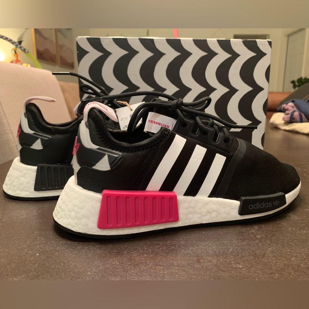 NWT - WMNS ADIDAS NDM R1 MARIMEKKO - SIZE 8